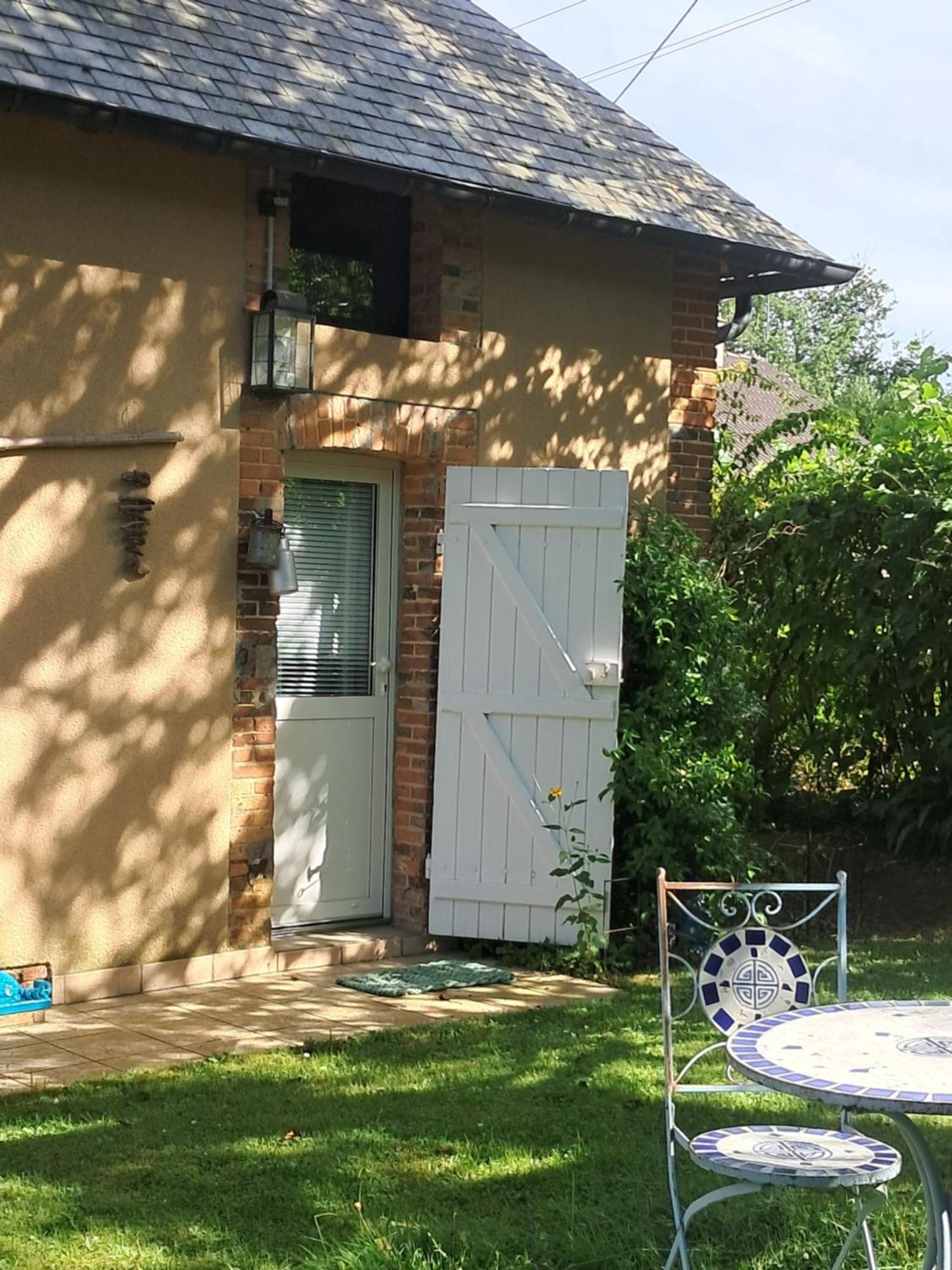 Le Buisson De La Gariole Bed & Breakfast Aubigny-sur-Nere Exterior photo